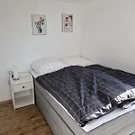 Hausboot Auf Dem Wangermeer Hotel en barco *