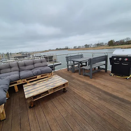 Hausboot Auf Dem Wangermeer Πλωτό κατάλυμα