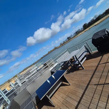 Hausboot Auf Dem Wangermeer Hotel en barco