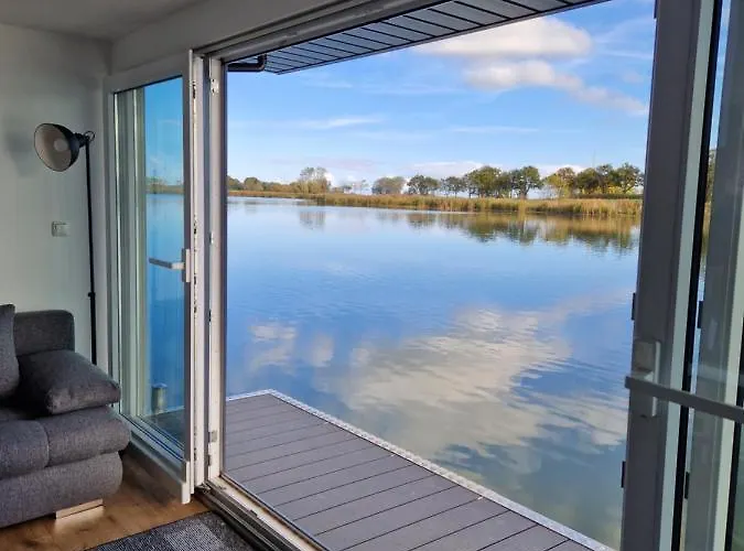 Hausboot Auf Dem Wangermeer * Schillig